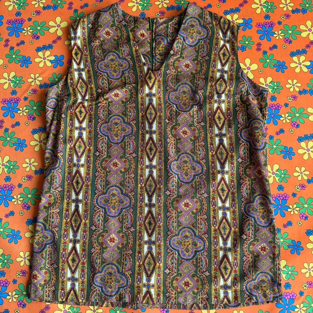 Vintage 70s sleeveless psychedelic print top